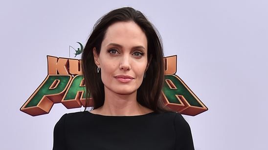 Imagem da notícia Angelina Jolie negocia para estrelar filme sobre heroína da Guerra do Afeganistão