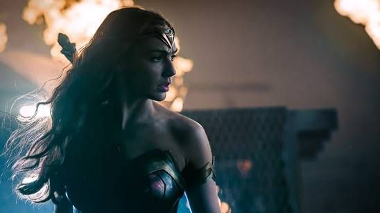 Imagem da notícia Zack Snyder divulga nova imagem da Mulher-Maravilha em Liga da Justiça