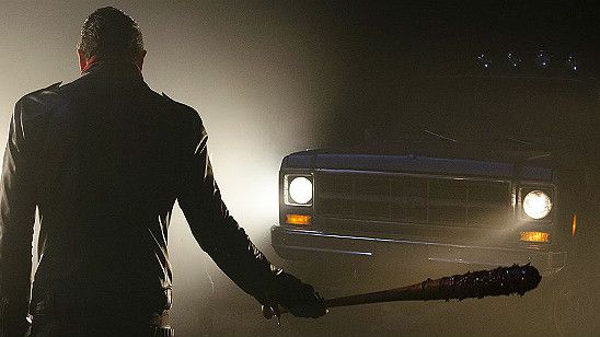 Imagem da notícia The Walking Dead repete recorde de audiência com a sangrenta estreia da sétima temporada