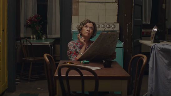 Imagem da notícia Annette Bening precisa ensinar seu filho adolescente a ser um homem de verdade no trailer de 20th Century Women
