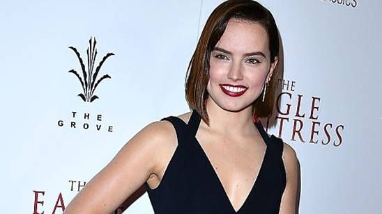 Imagem da notícia Daisy Ridley fala sobre audições para Assassinato no Expresso do Oriente: "Agatha Christie é uma influência muito forte na minha casa"