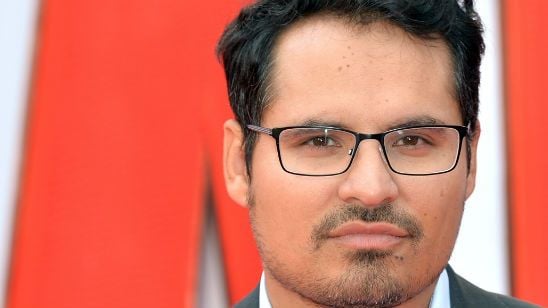 Imagem da notícia Michael Peña entra para a adaptação de Uma Dobra no Tempo