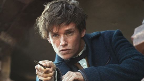 Imagem da notícia Eddie Redmayne conta que padrão será seguido nos títulos das sequências de Animais Fantásticos e Onde Habitam
