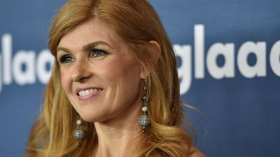 Imagem da notícia Connie Britton se junta a Luke Evans em biografia do criador da Mulher-Maravilha