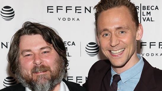 Warner planeja reunir Tom Hiddleston e o diretor de High-Rise em adaptação de graphic novel de Frank Miller