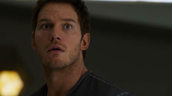 Imagem da notícia Passageiros: Novo trailer mostra Chris Pratt e Jennifer Lawrence correndo perigo no espaço