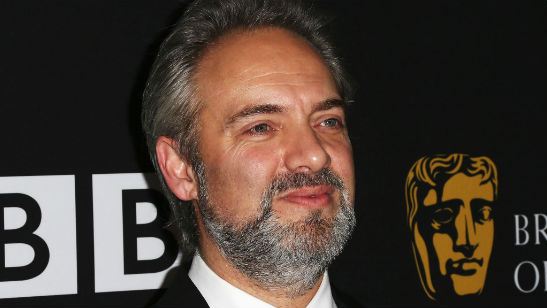 Sam Mendes desiste de adaptar livro sobre voyeurismo após descobrir documentário sobre o mesmo assunto 