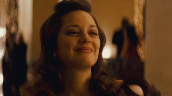Imagem da notícia Marion Cotillard fala sobre aquela polêmica cena de Batman - O Cavaleiro das Trevas Ressurge