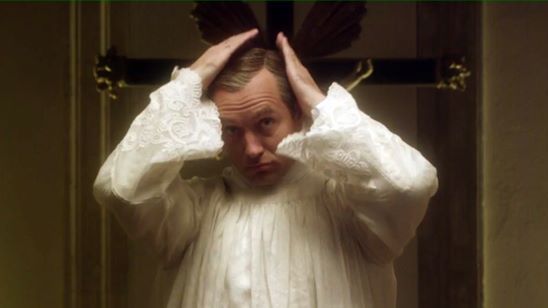 Imagem da notícia The Young Pope: Novo trailer mostra Papa não-convencional de Jude Law