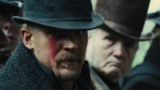Imagem da notícia No trailer britânico de Taboo, Tom Hardy retorna do além mais "faca na caveira" do que nunca