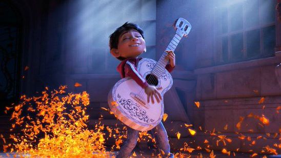 Imagem da notícia Magia e música se encontram na primeira imagem oficial de Coco, nova animação da Pixar