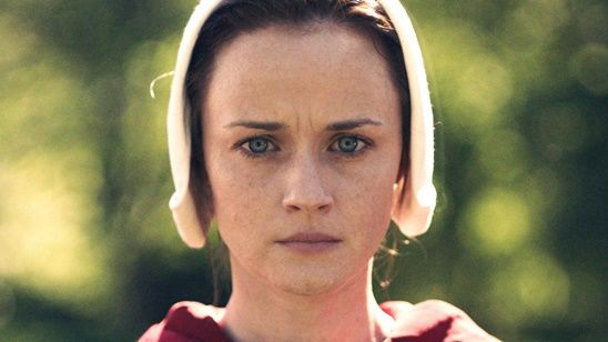 Imagem da notícia Alexis Bledel entra para o elenco de The Handmaid's Tale, com Elisabeth Moss, Joseph Fiennes e Samira Wiley
