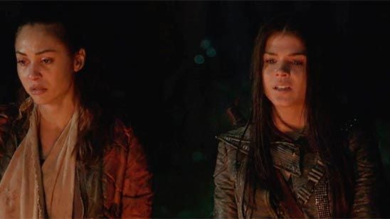 Imagem da notícia The 100: Marie Avgeropoulos e Lindsey Morgan falam sobre Octavia, Raven e quarta temporada (Entrevista)