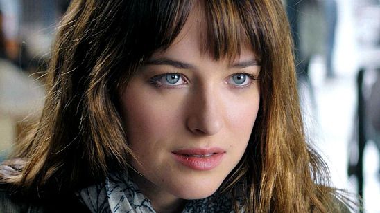 Imagem da notícia Amazon vence leilão e pode escalar Dakota Johnson como protagonista de Unfit