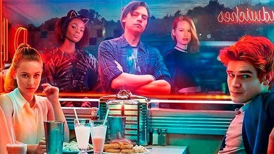 Riverdale: Elenco jovem aponta como série é mistura entre Twin Peaks e Gossip Girl (Entrevista)