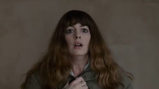 Imagem da notícia Colossal, filme de monstro estrelado por Anne Hathaway, ganha colorido cartaz