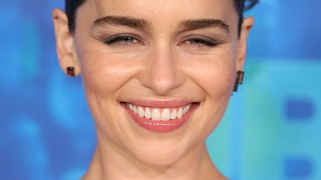 Imagem da notícia "Não sinto a necessidade de me justificar", diz Emilia Clarke sobre cenas de nudez em Game of Thrones