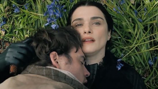 Imagem da notícia Sedutora, Rachel Weisz reverte desejo de vingança em novo trailer de My Cousin Rachel