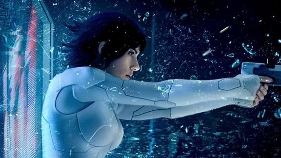 Imagem da notícia Assista Scarlett Johansson em ação em clipe de cinco minutos de A Vigilante do Amanhã: Ghost In The Shell