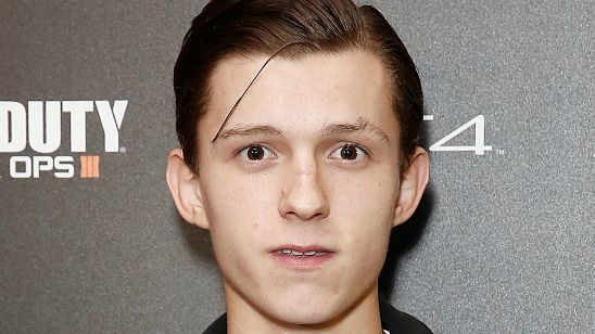 Imagem da notícia Homem-Aranha - De Volta ao Lar: Tom Holland se infiltrou numa escola real para compor Peter Parker