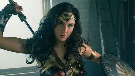 Imagem da notícia Diretor criativo diz o que falta aos filmes da DC e não confirma sequência de Mulher-Maravilha