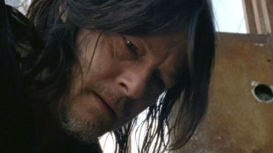 Saiba a importância da figura de madeira que Daryl encontrou na season finale de The Walking Dead