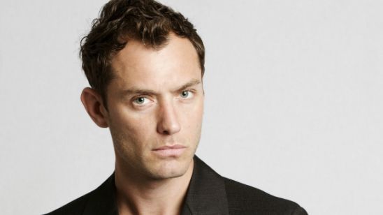 Imagem da notícia "Todos os bons projetos têm algo a ser temido", diz Jude Law sobre interpretar Dumbledore