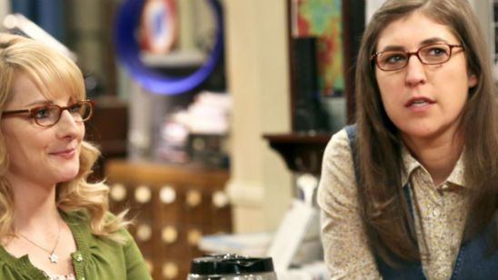Imagem da notícia The Big Bang Theory: Mayim Bialik e Melissa Rauch fecham acordo e continuam na comédia
