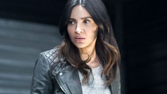 Imagem da notícia Floriana Lima sai do elenco regular de Supergirl