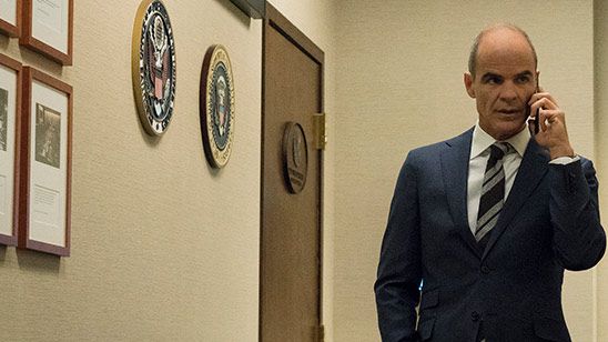 Imagem da notícia House of Cards: "Essa foi a temporada mais bizarra", destaca Michael Kelly (Entrevista Exclusiva)