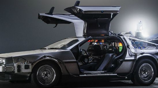 Imagem da notícia Nos Estados Unidos, fã de De Volta para o Futuro dirige uma DeLorean a 88mph e leva multa