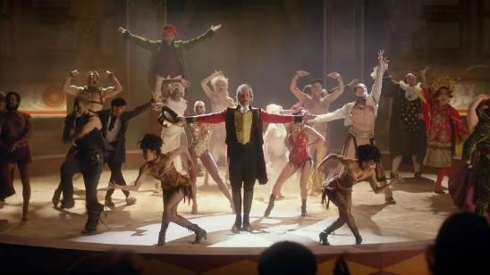 Imagem da notícia Hugh Jackman inventa o "show business" no trailer de O Rei do Show