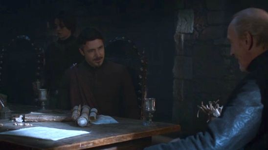 Imagem da notícia Game of Thrones: Intérprete do Mindinho confirma ‘teoria’ sobre seu personagem ter reconhecido Arya Stark