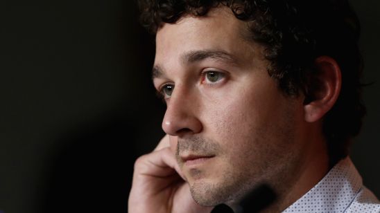 Imagem da notícia A coisa ficou feia para Shia LaBeouf! Vídeos da sua prisão fazem ator pedir desculpas por comportamento e racismo