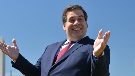 Imagem da notícia Político corrupto vivido por Leandro Hassum vai preso na sequência de O Candidato Honesto