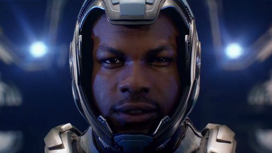 Comic-Con 2017: John Boyega convoca a população para a guerra no primeiro teaser de Círculo de Fogo 2
