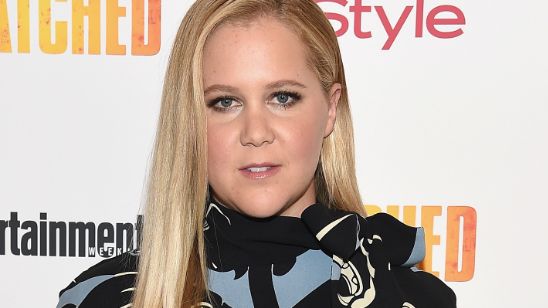 Imagem da notícia Amy Schumer diz que Anne Hathaway é a atriz perfeita para estrelar o filme da Barbie
