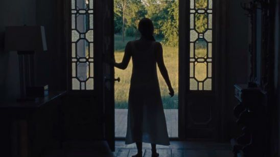 Imagem da notícia Confira a versão legendada do teaser de Mãe!, parceria de Jennifer Lawrence e Darren Aronofsky