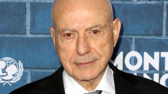 Imagem da notícia Dumbo: Alan Arkin entra para o elenco da versão live-action