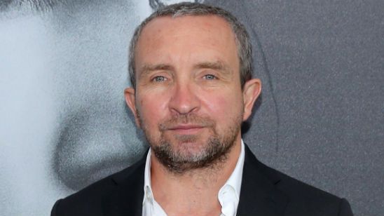 Imagem da notícia Deadpool 2 escala ator de Sherlock Holmes