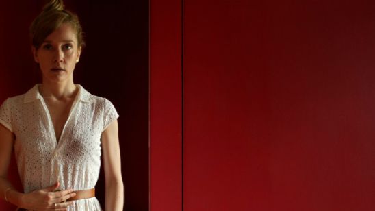 Imagem da notícia Festival de Gramado 2017: Com 'Vergel', Camila Morgado se joga em performance envolvendo luto, nudez e sexo