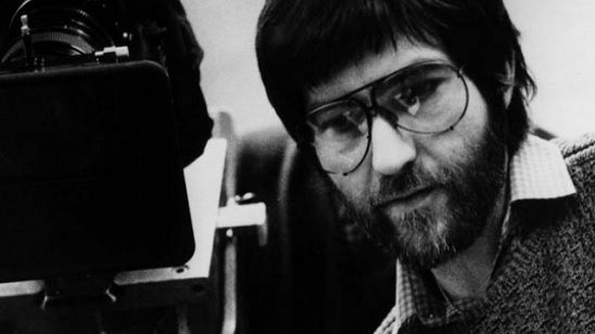 Imagem da notícia Diretor de Poltergeist e O Massacre da Serra Elétrica morre aos 74 anos