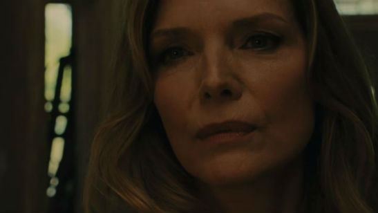 Clipe inédito de Mãe! traz conversa constrangedora entre Michelle Pfeiffer e Jennifer Lawrence