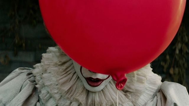 It - A Coisa: Balão vermelho decora janela da casa de Stephen King