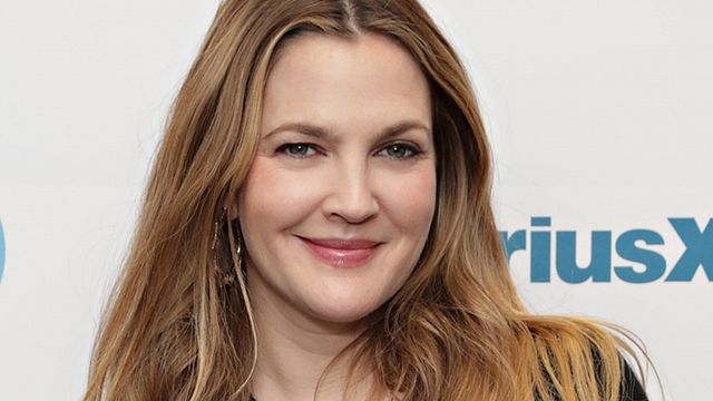 Imagem da notícia Drew Barrymore vai produzir antologia de terror totalmente dirigida por mulheres na CW