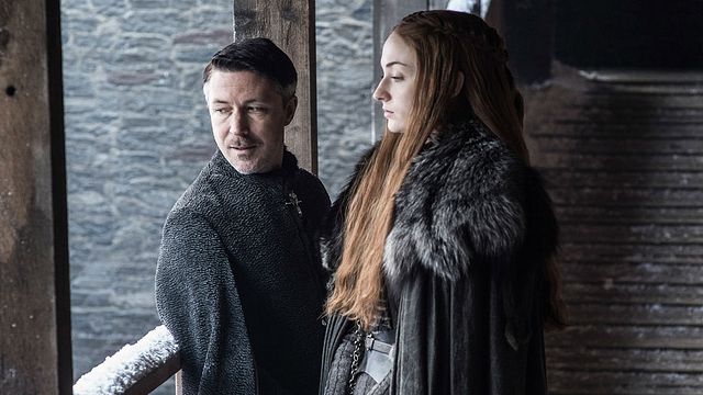 Imagem da notícia Game of Thrones: Sophie Turner discute com fã que defende atitudes de Mindinho no Twitter