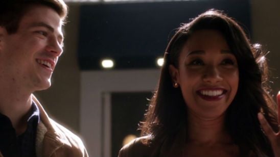 Imagem da notícia The Flash: Produtor confirma casamento de Barry e Iris na quarta temporada