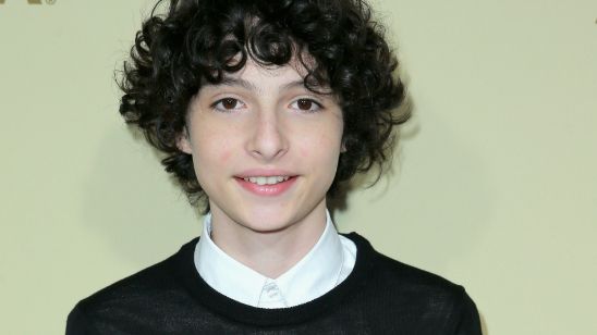 Imagem da notícia Stranger Things: Finn Wolfhard só sabia falar palavrões no set após gravar It - A Coisa