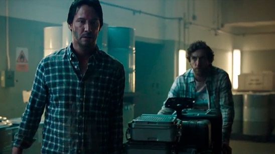 Imagem da notícia New York Comic Con 2017: Keanu Reeves enfrenta leis da natureza para salvar família no trailer de Réplicas