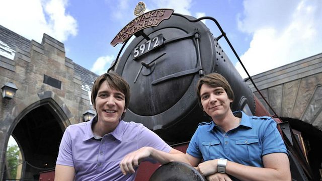 Imagem da notícia Evento de Harry Potter nos parques da Universal em Orlando receberá intérpretes de Vítor Krum e dos gêmeos Weasley